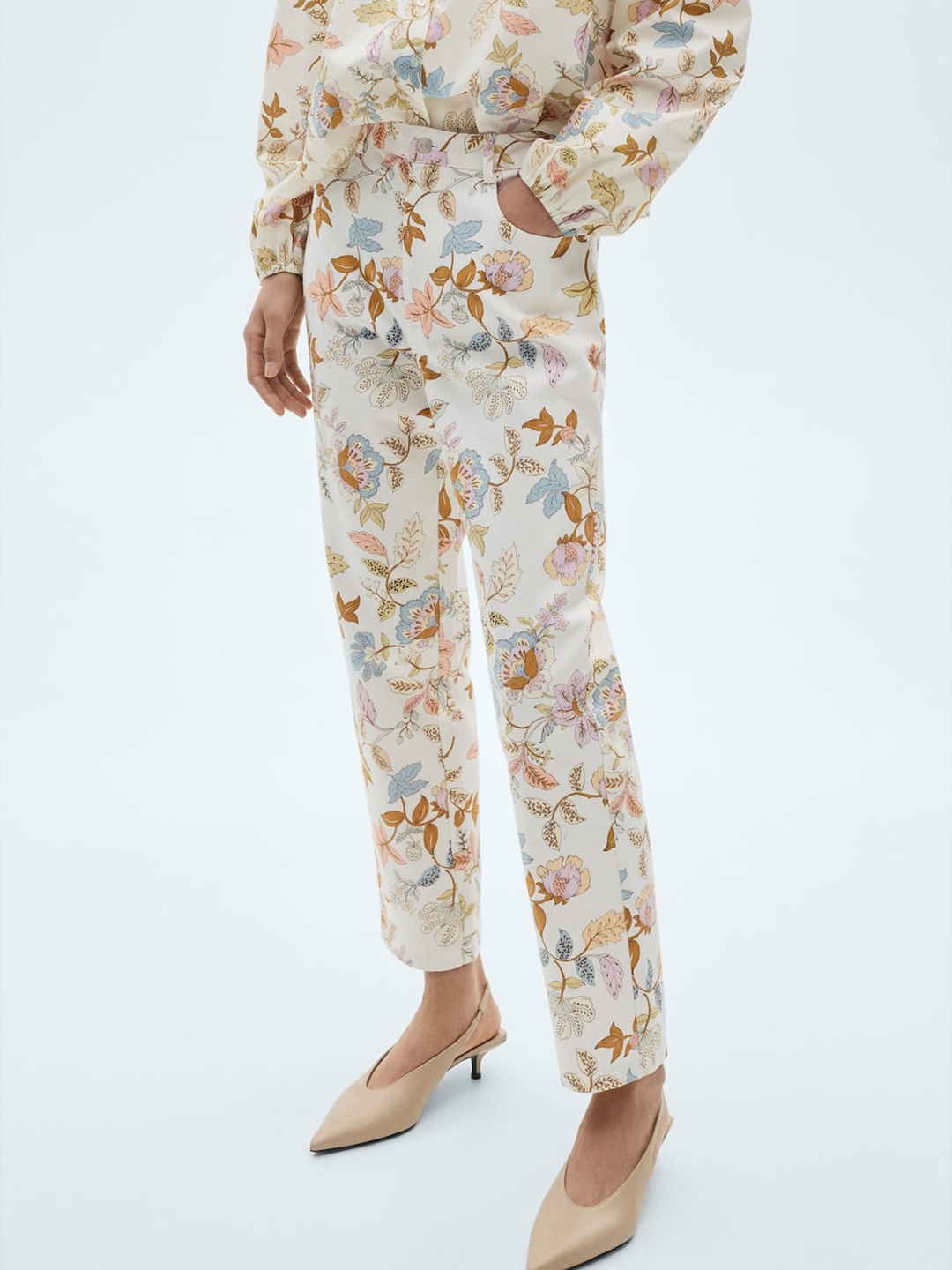 

MANGO Women Twill Weave Floral Printed Straight Trousers, Beige