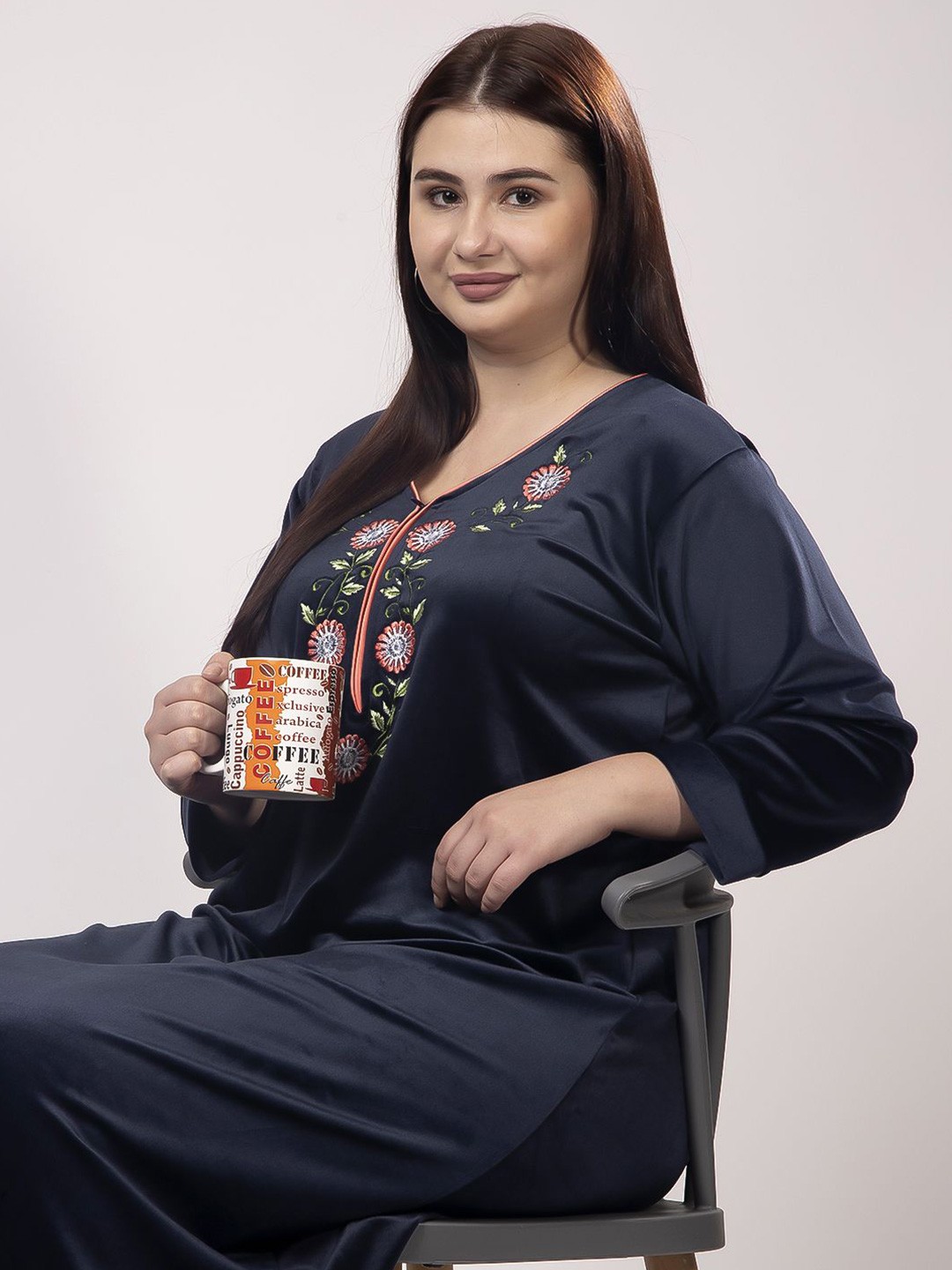 

CHUI MUI Women Embroidered Plus Size Maxi Nightdress, Navy blue