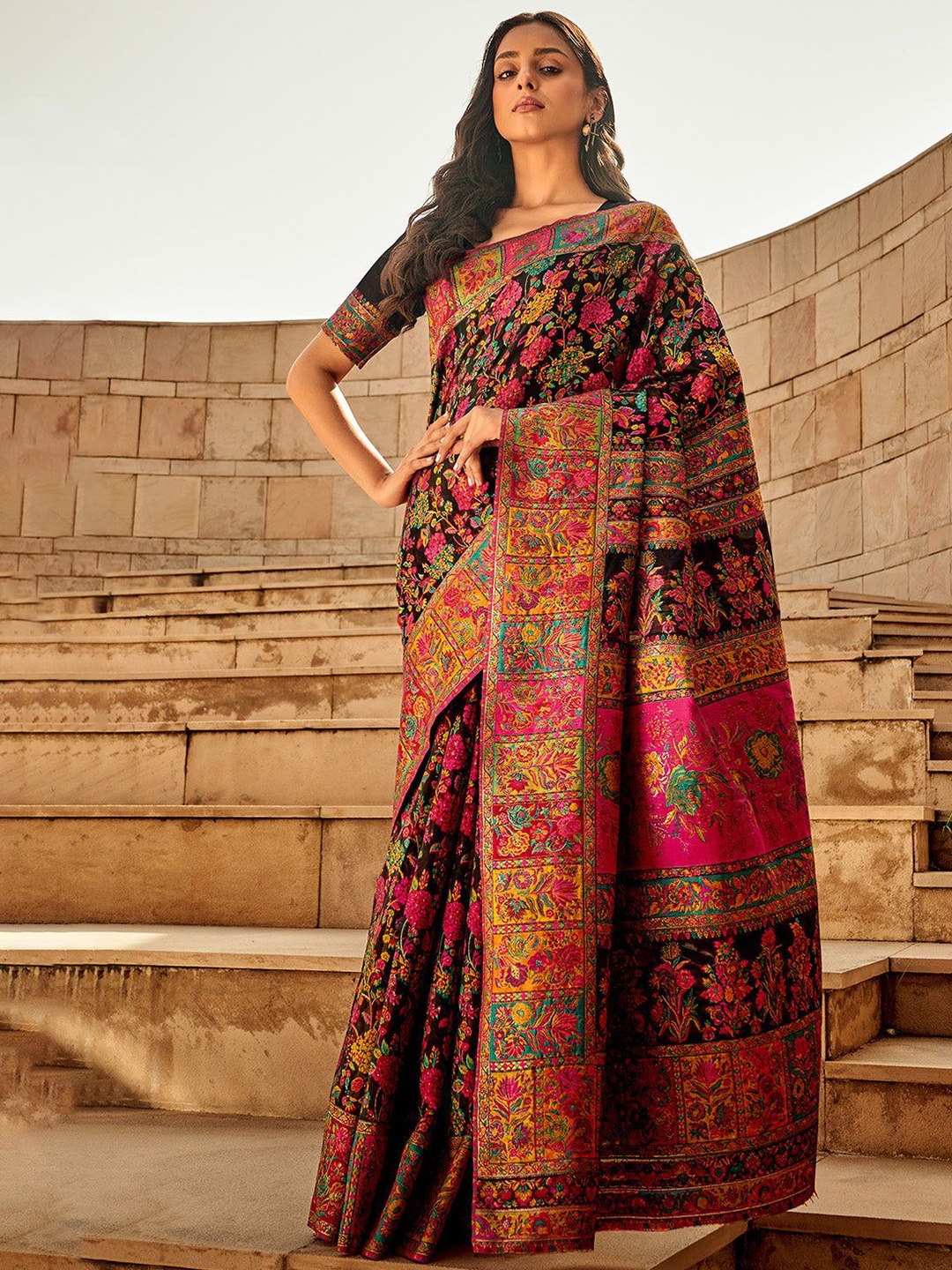 

PEENGAX Woven Design Zari Pashmina Saree, Black