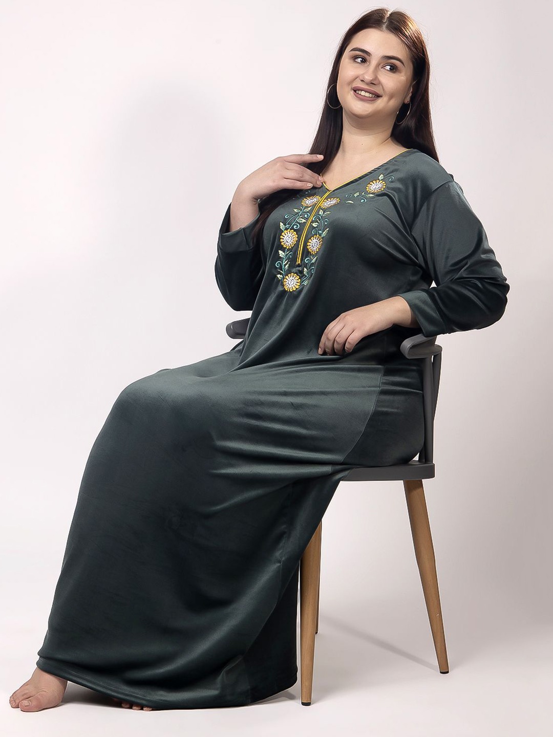 

CHUI MUI Women Embroidered Maxi Nightdress, Green