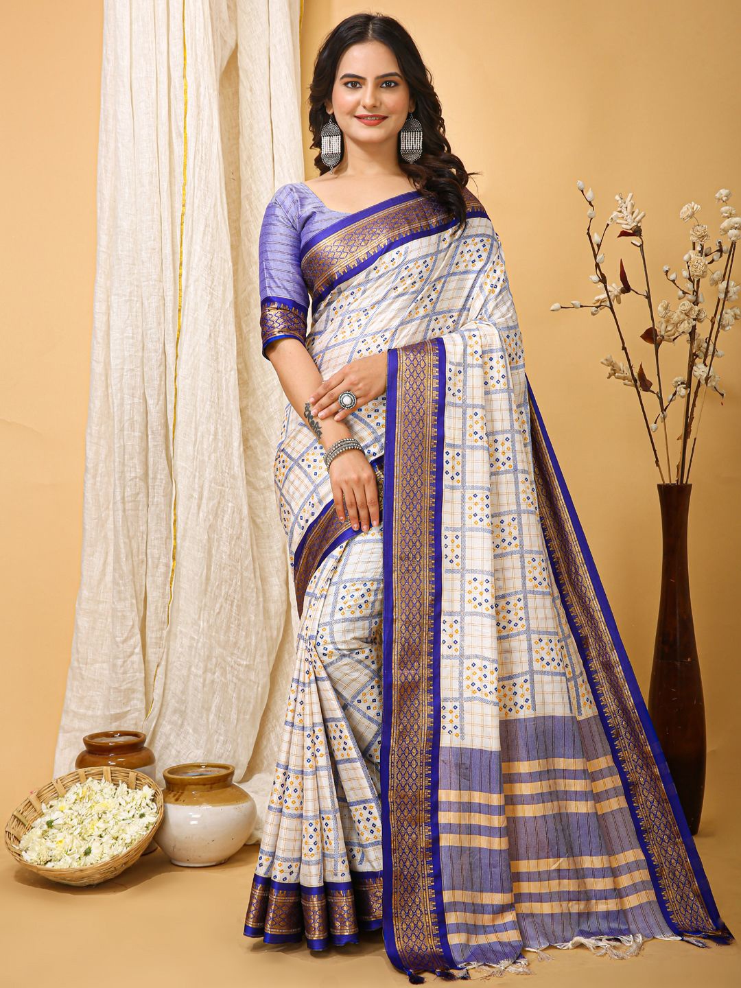 

Mitera Checked Woven Design Designer Saree, White