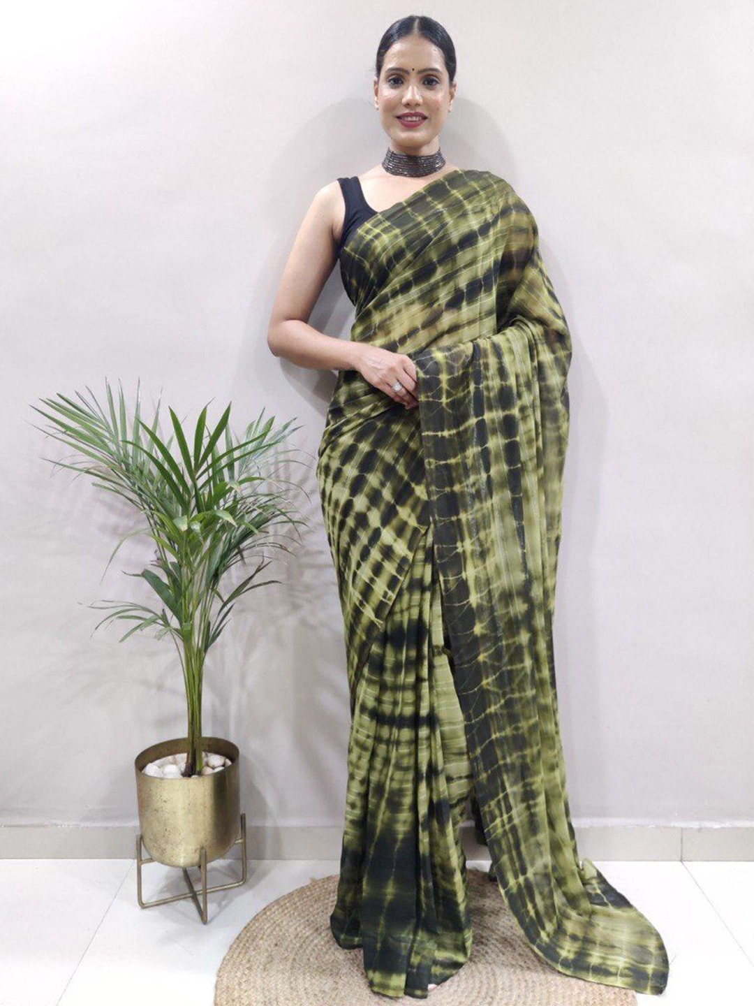 

Upalksh Tie and Dye Pure Cotton Patola Saree, Green