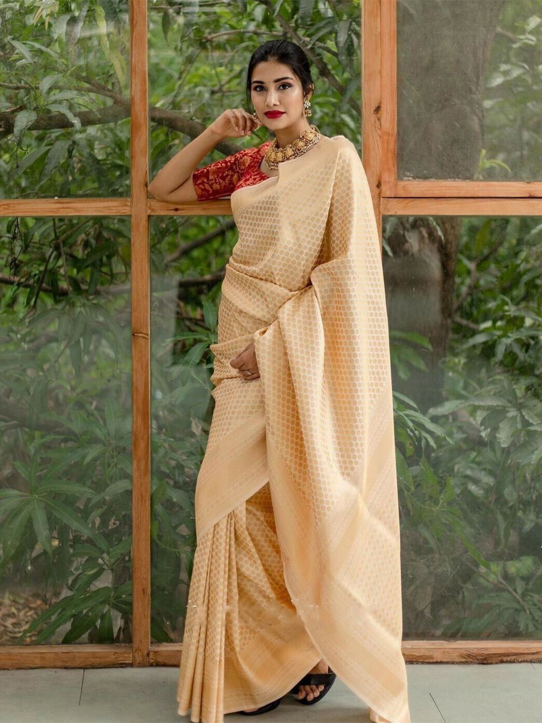 

Upalksh Ethnic Motifs Zari Silk Blend Banarasi Saree, Beige