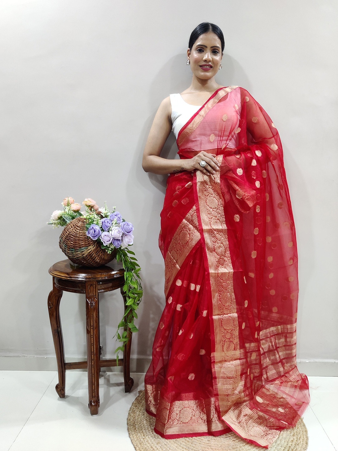 

Upalksh Woven Design Zari Kota Saree, Red