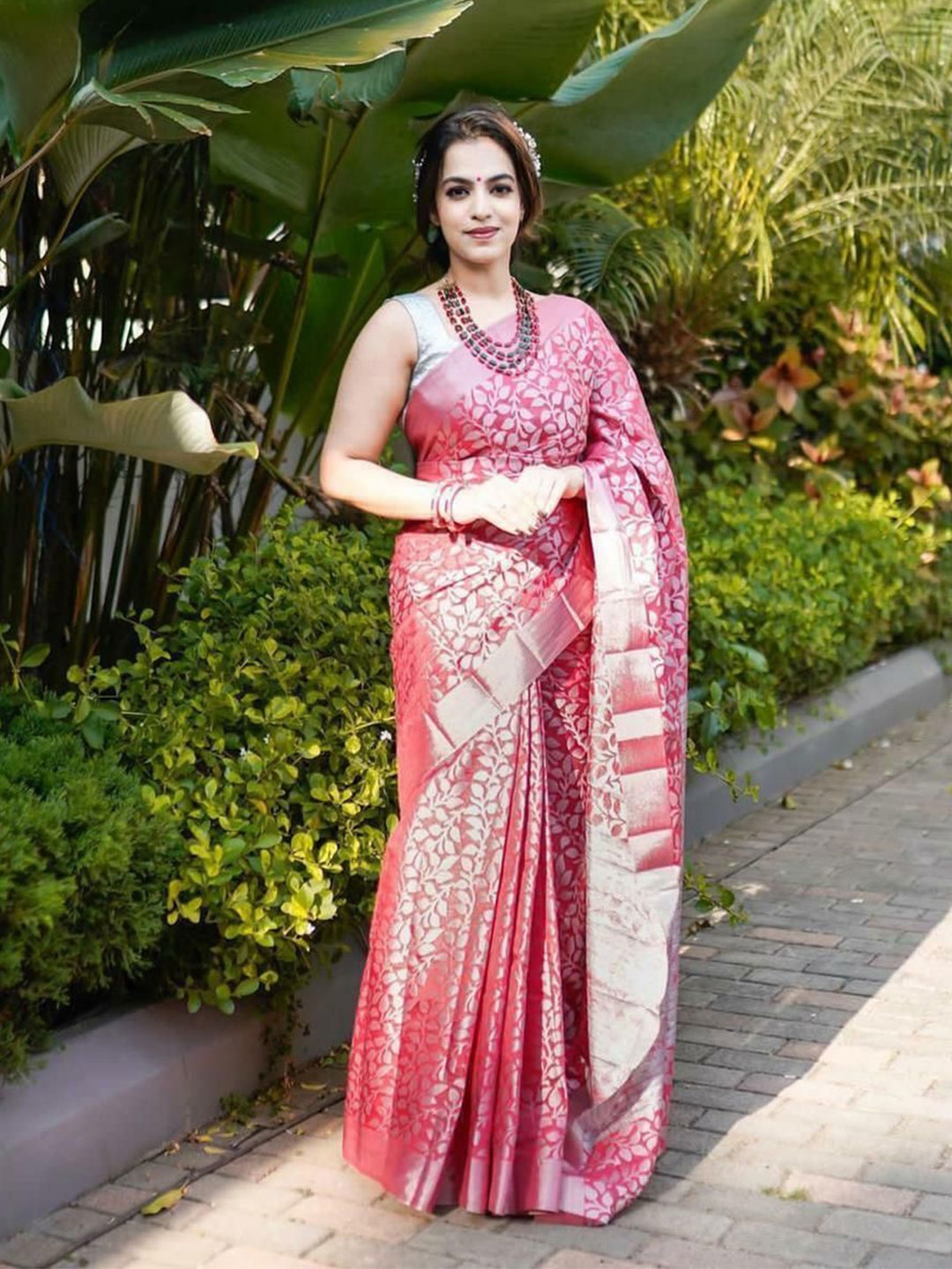 

Upalksh Woven Design Banarasi Saree, Pink