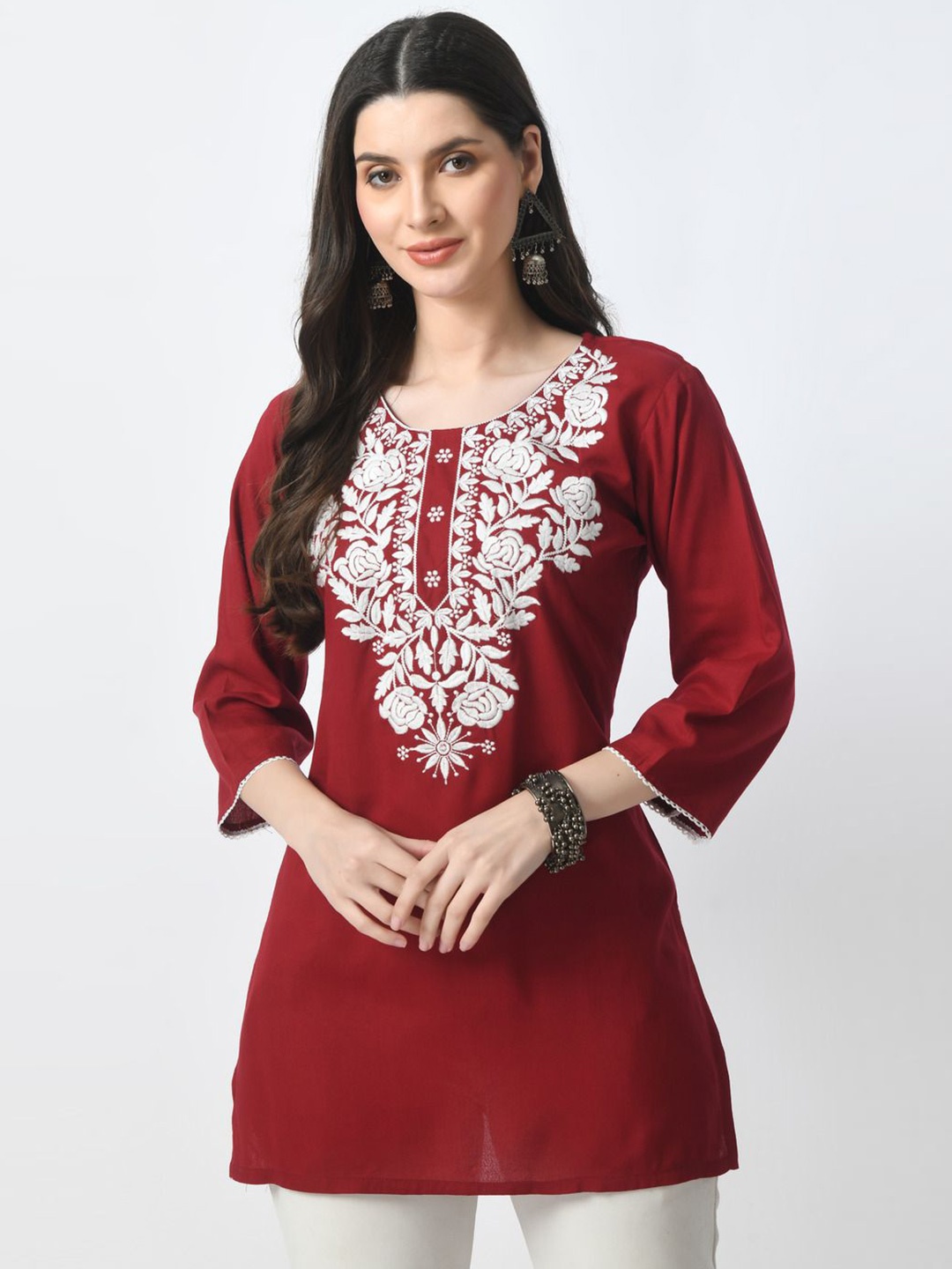 

LIBOZA Floral Embroidered Chikankari Kurti, Maroon