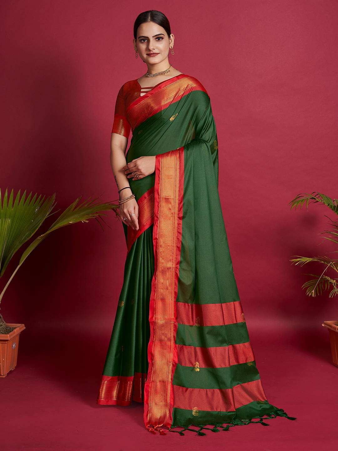 

Upalksh Woven Design Zari Kota Saree, Green