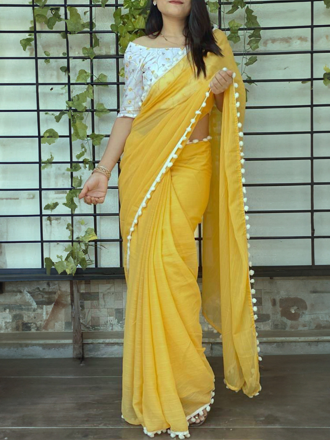 

BAESD Solid Pure Georgette Maheshwari Saree, Yellow