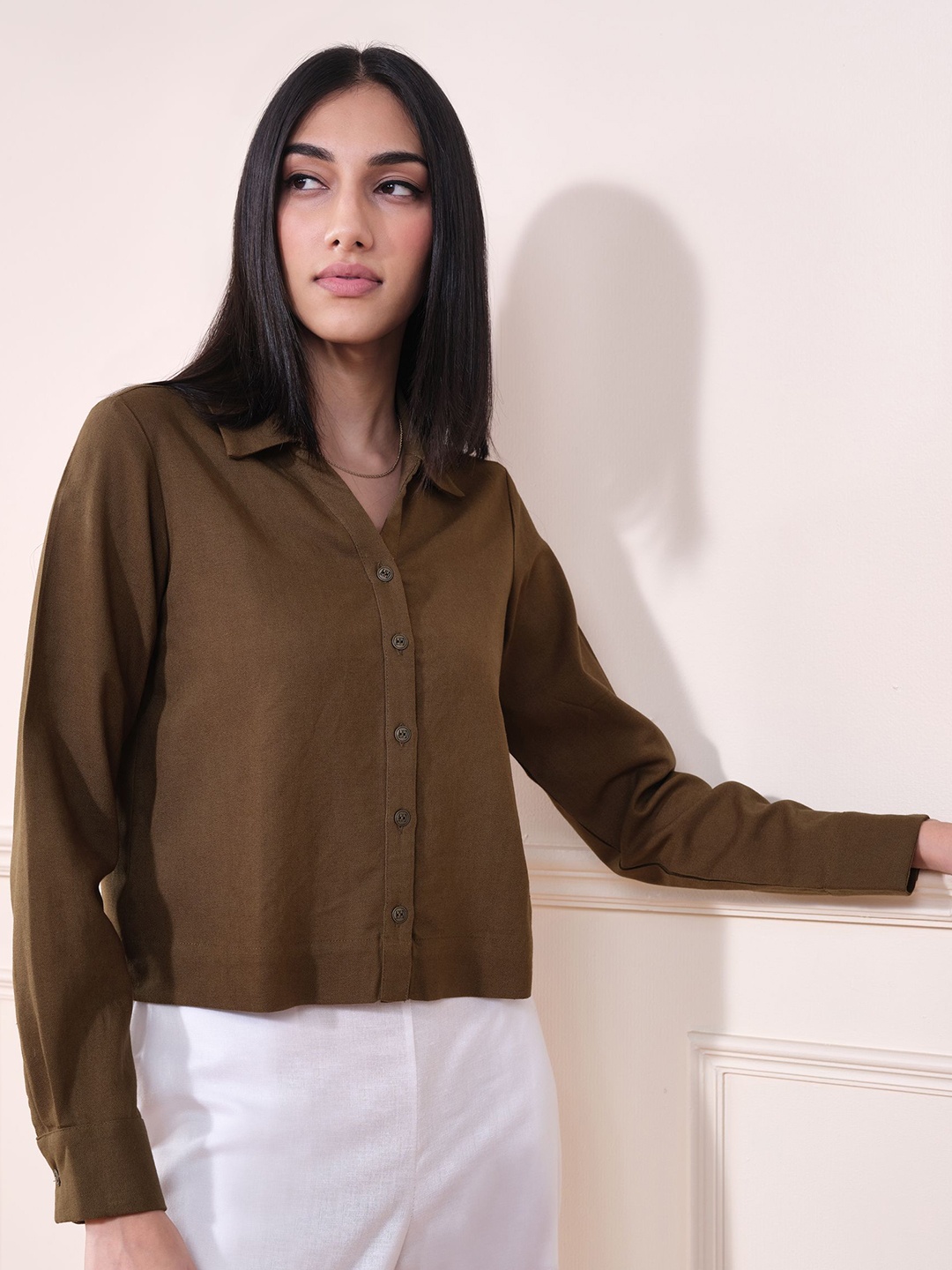 

AND Solid Shirt Style Crop Top, Olive