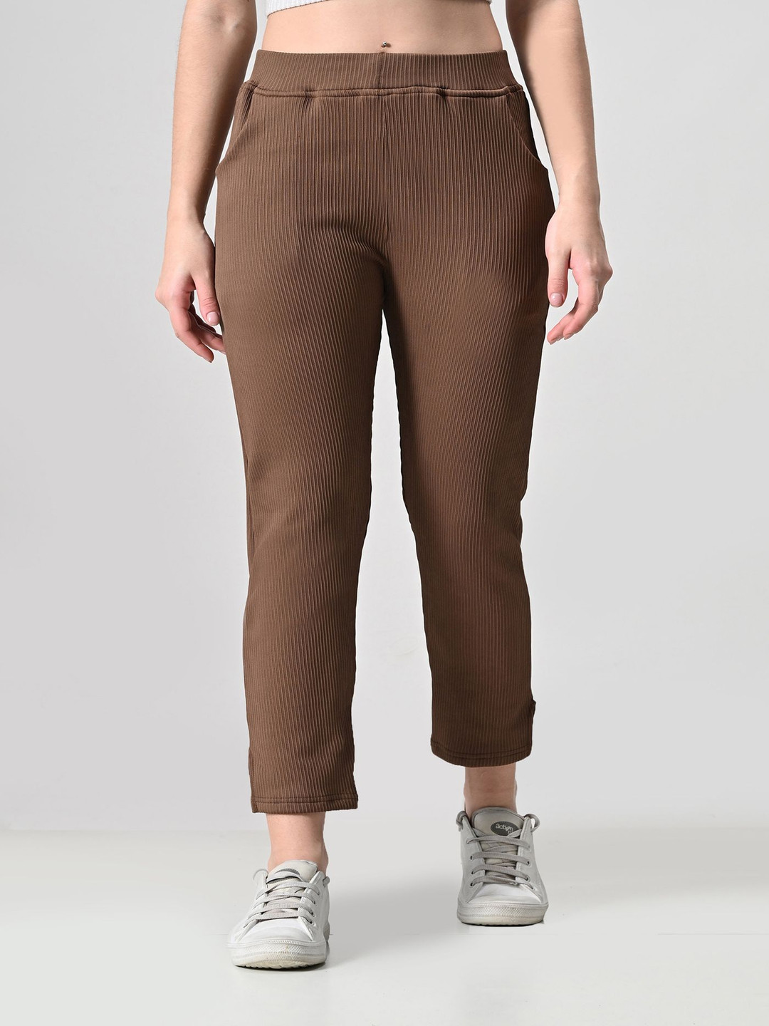

BAESD Women Relaxed High-Rise Ribbed Trousers, Brown