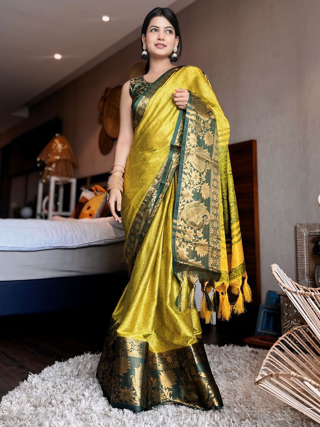 

A TO Z CART Floral Woven Design Pure Silk Kanjeevaram Saree, Green