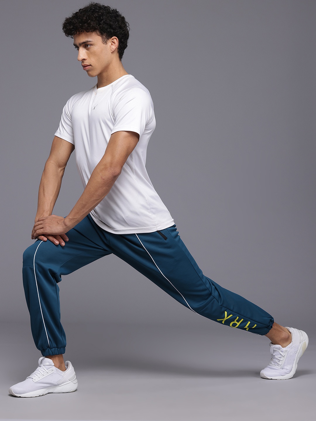

HRX by Hrithik Roshan Men Rapid-Dry Training Joggers, Teal