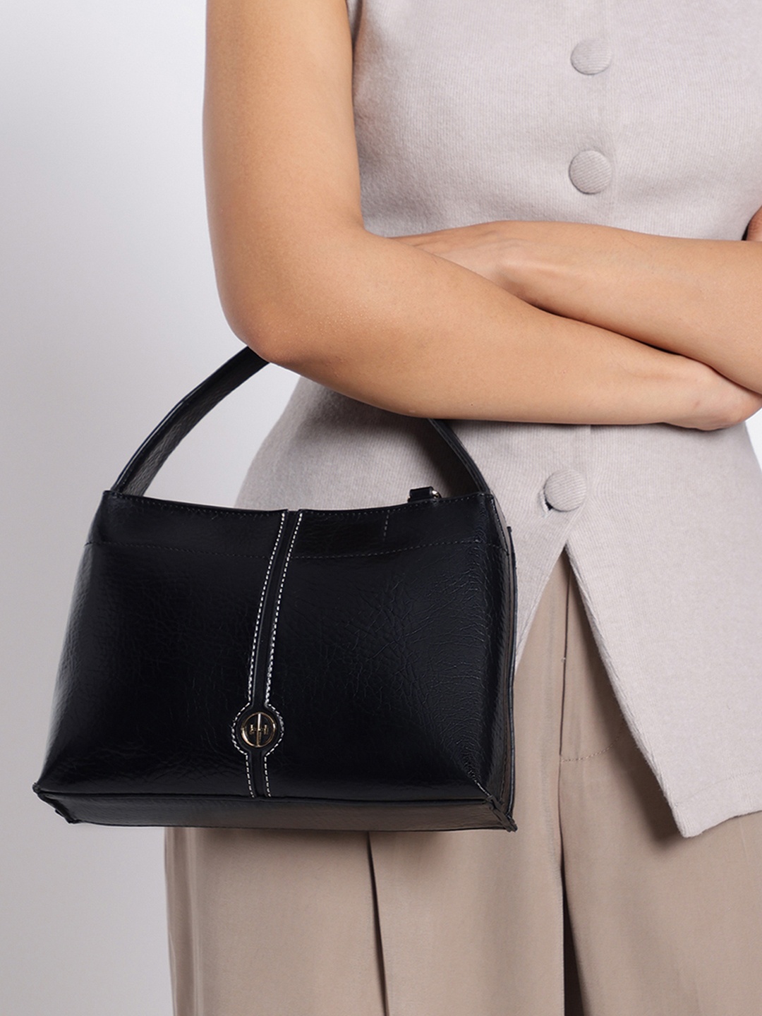 

IRTH Textured Structured Handheld Bag, Black