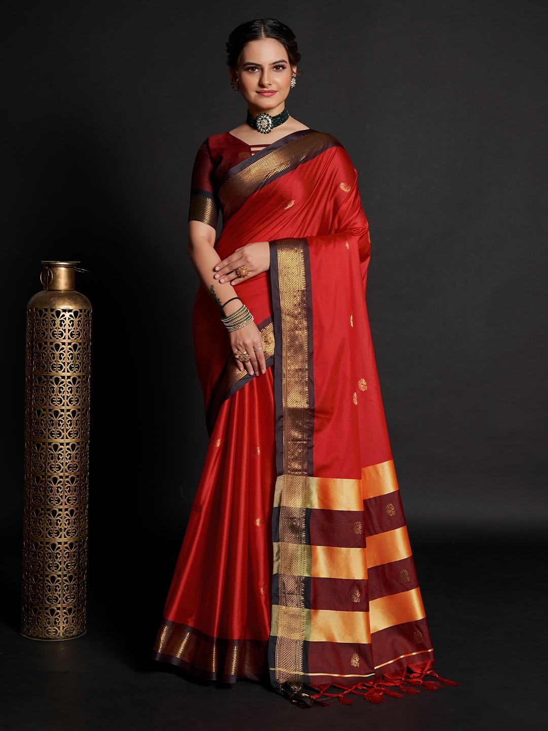 

Upalksh Woven Design Zari Banarasi Saree, Red
