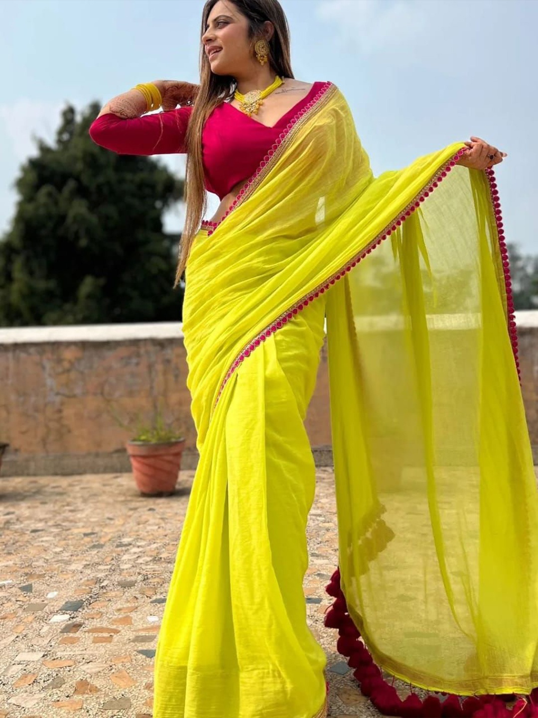 

A TO Z CART Pure Georgette Saree, Yellow