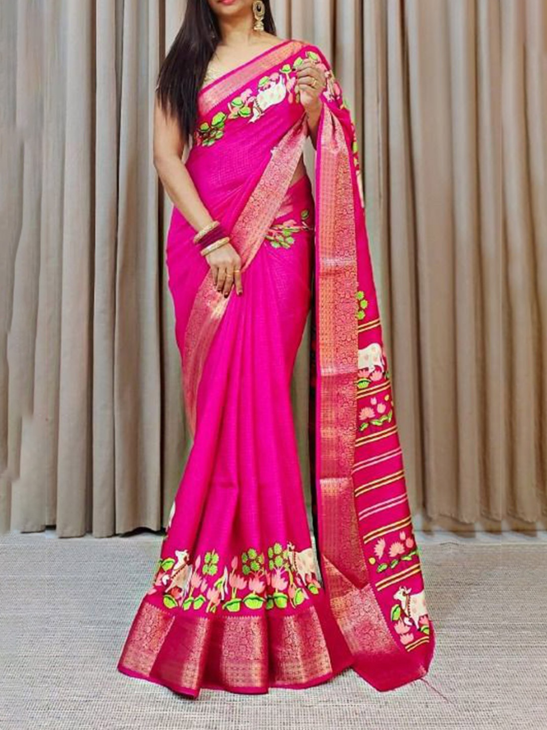 

Upalksh Floral Printed Jamdani Saree, Pink