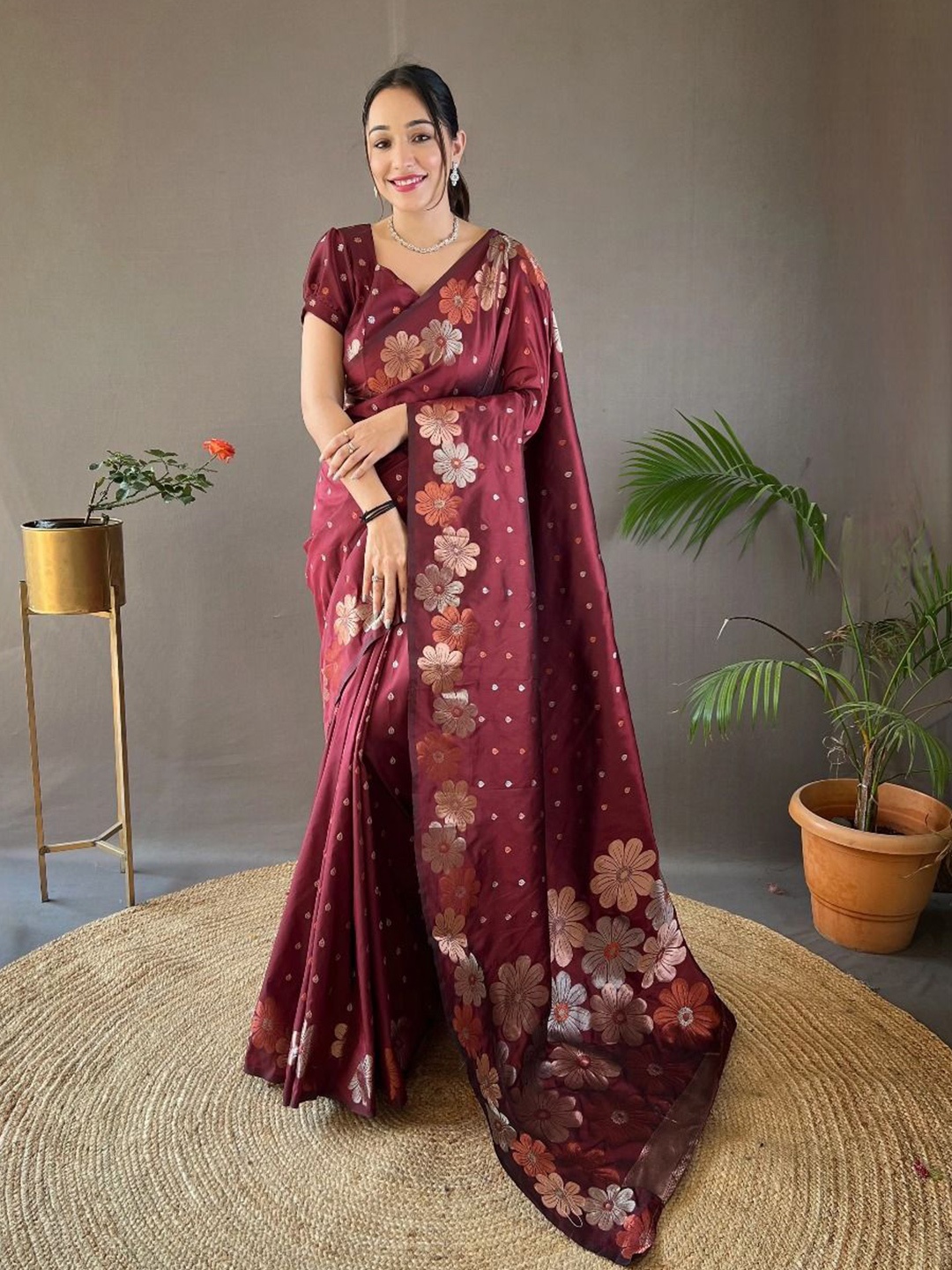 

Anouk Woven Design Floral Banarasi Saree, Maroon