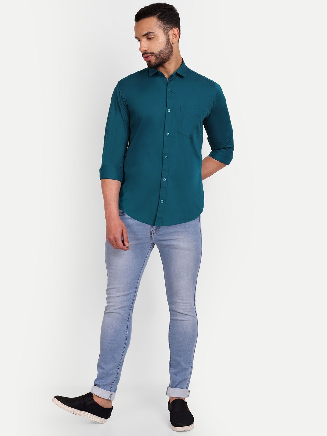 

Mast & Harbour Men India Slim Fit Spread Collar Solid Cotton Casual Shirt, Teal