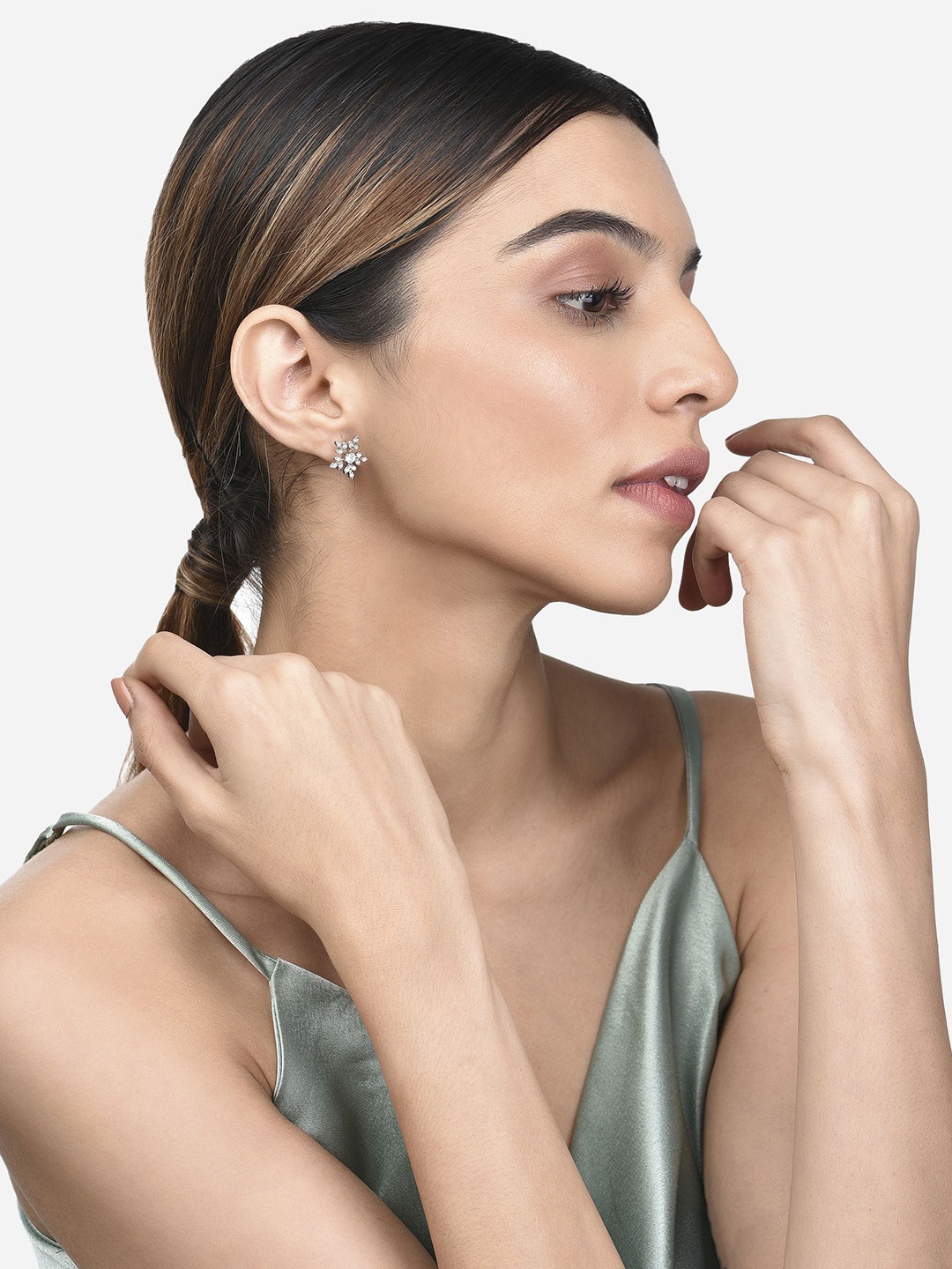 

FIAN 925 Sterling Silver Rhodium-Plated Cubic Zirconia Studded Floral Shaped Studs