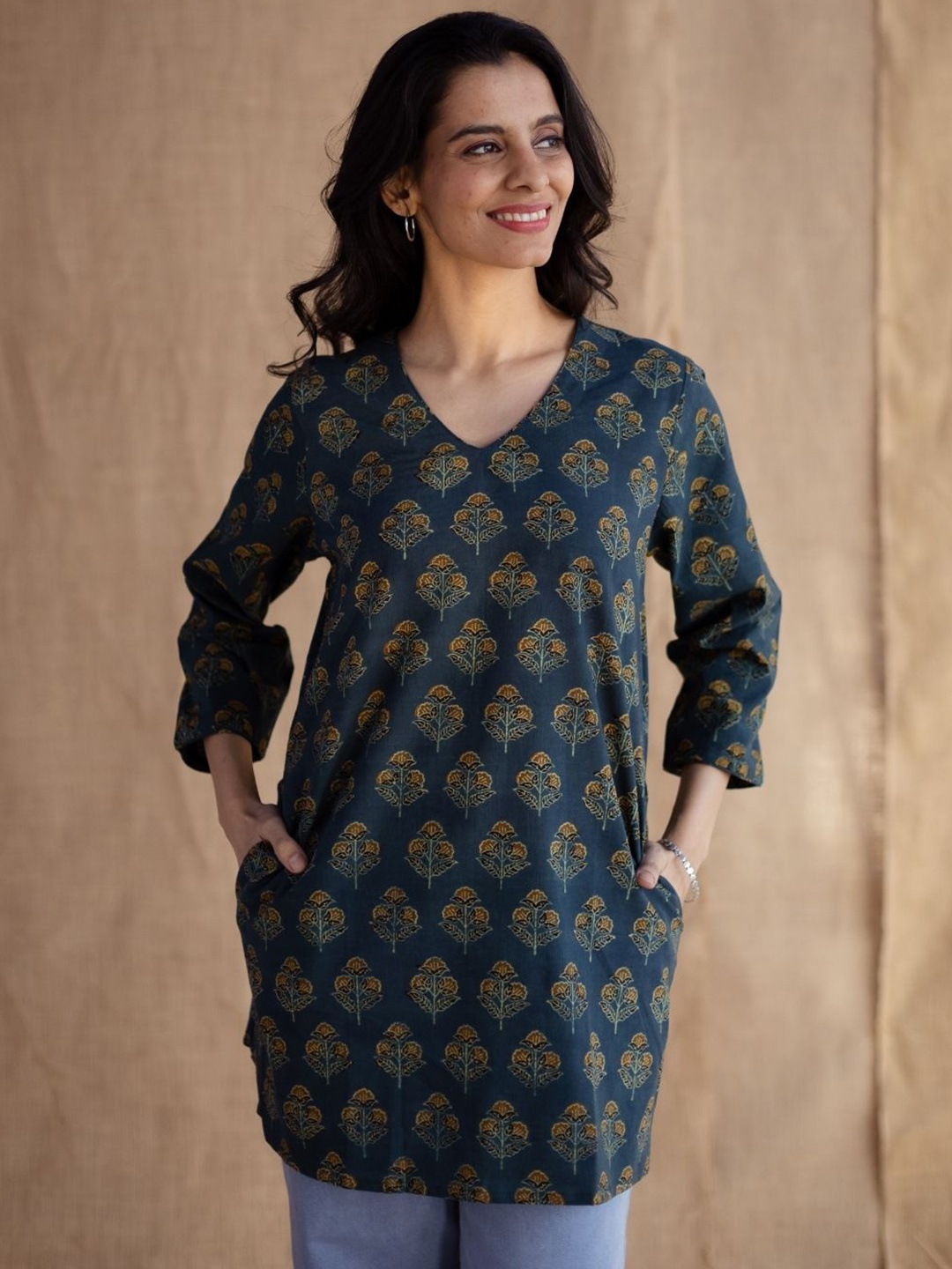 

THE INDIAN ETHNIC CO Floral Print Cotton Top, Green