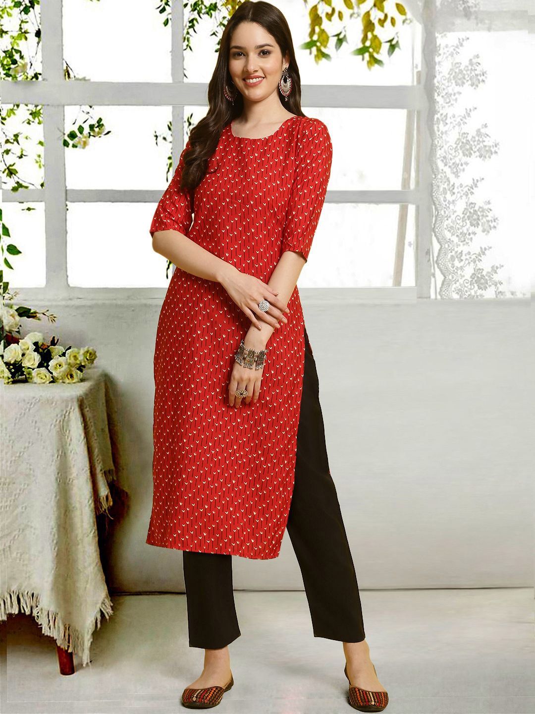 

7Threads Floral Printed Round Neck Straight Kurta With Trousers, Red