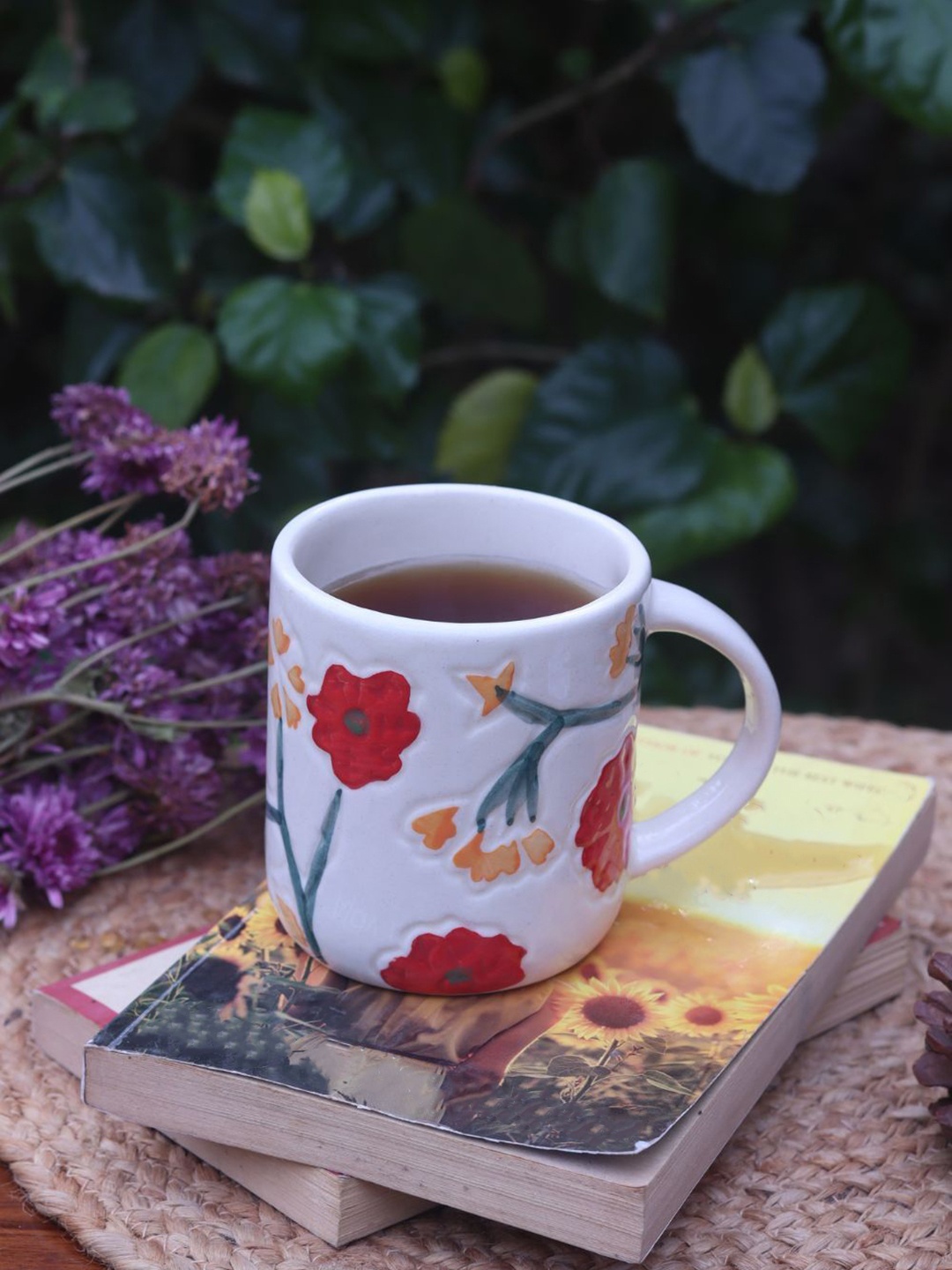 

WEAVING HOMES Garden Dreams White & Red Floral Printed Ceramic Glossy Mug 300ml