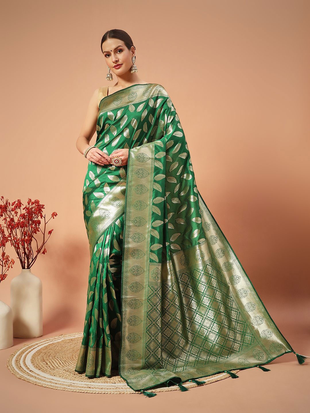 

SWAMI STUDIO Ethnic Motifs Woven Design Zari Pure Silk Banarasi Saree, Green