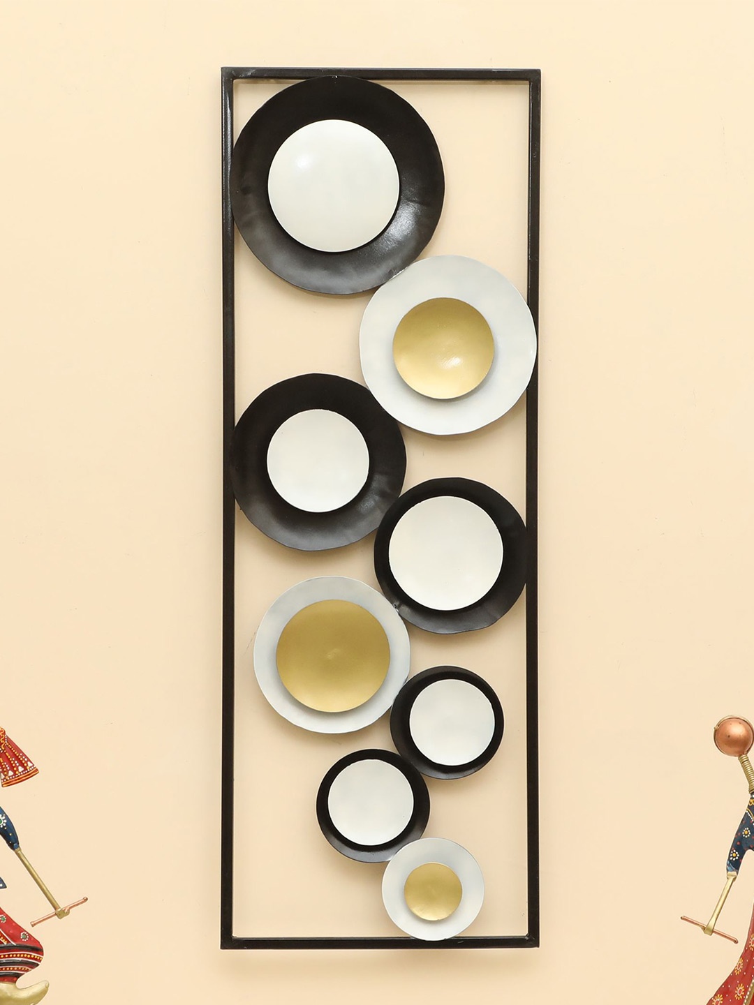 

vedas Mystic Indiana Black & Cream-Coloured Patrick Circle Wall Decor