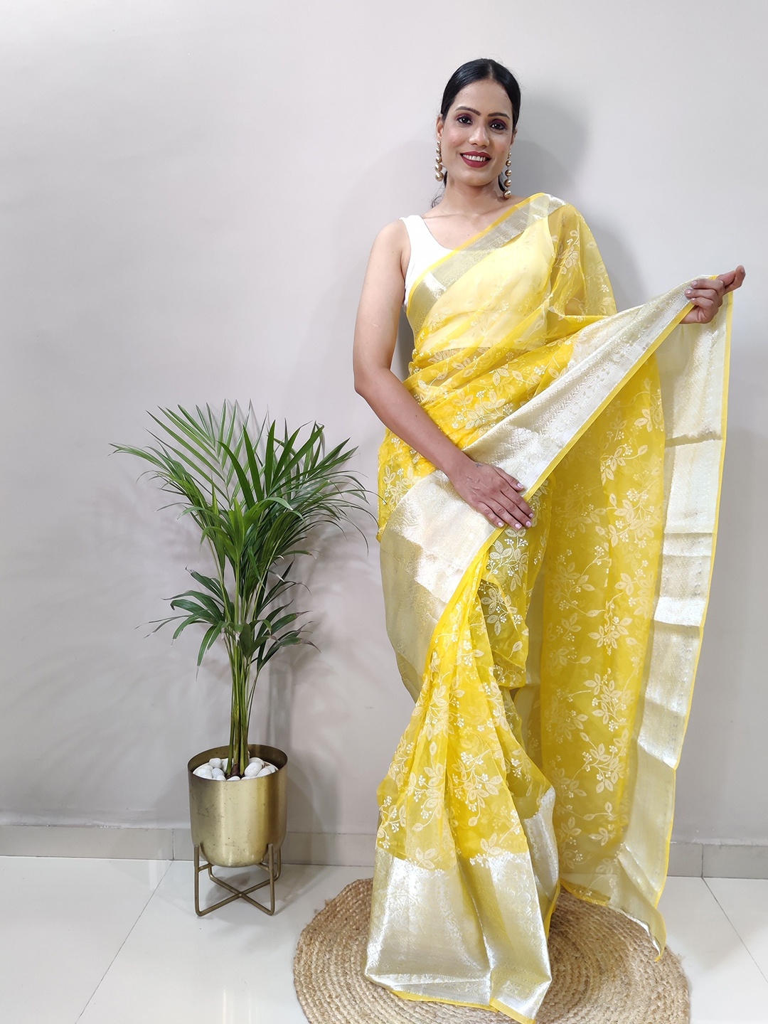 

Upalksh Woven Design Floral Zari Kota Saree, Yellow