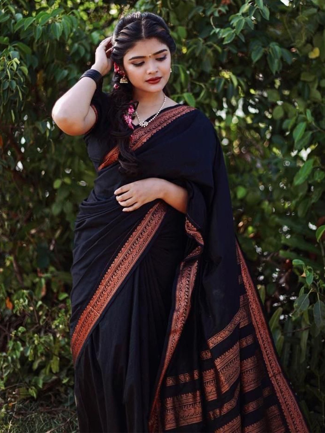 

Upalksh Zari Pure Cotton Kanjeevaram Saree, Black