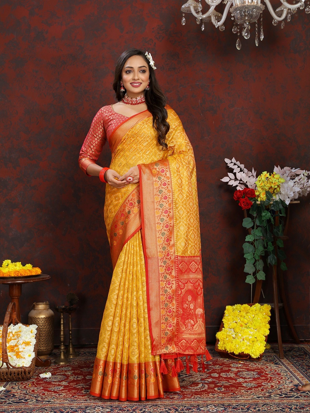 

Upalksh Woven Design Zari Banarasi Saree, Yellow