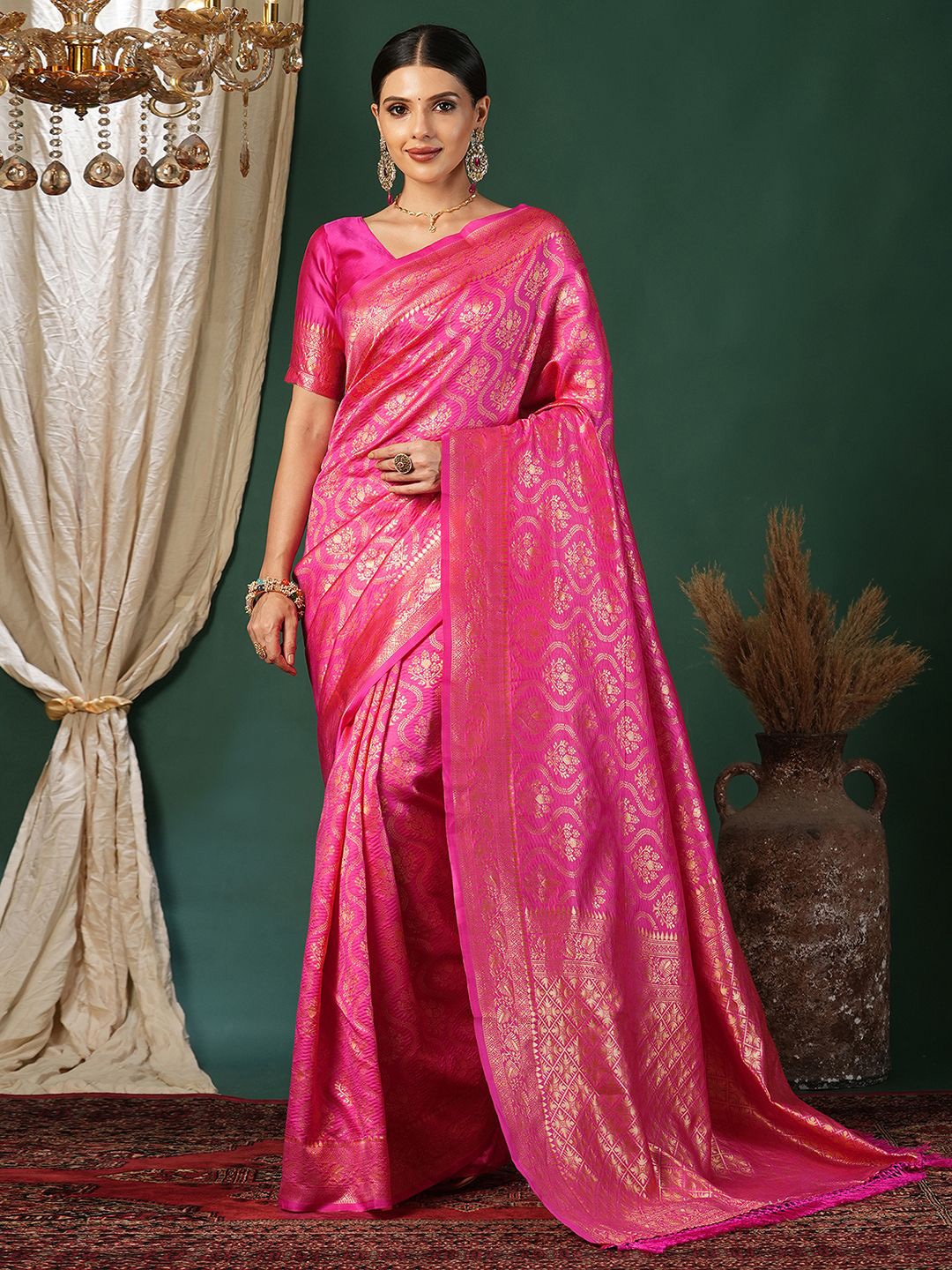 

KALINI Woven Design Banarasi Saree, Pink