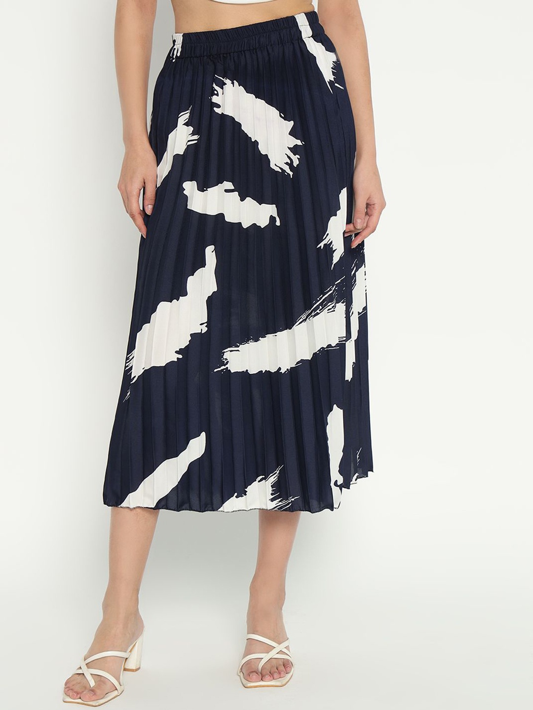 

Krunal Raiyani Women Pleated Flared Midi Skirt, Navy blue