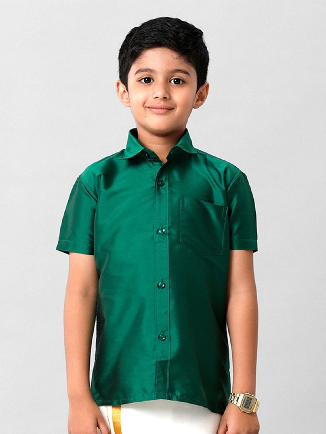 

Ramraj Boys Solid Short Sleeve Shirt With Chest Pocket, Green