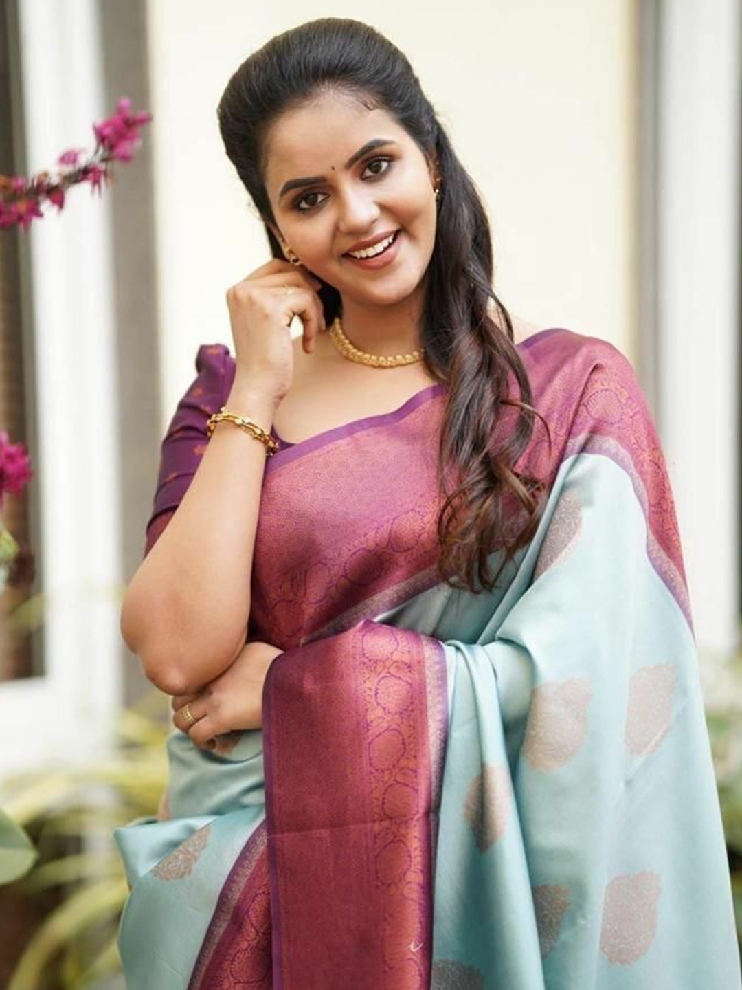 

Upalksh Floral Zari Pure Silk Tussar Saree, Blue