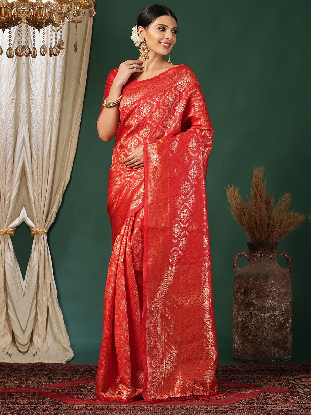 

KALINI Ethnic Motifs Woven Design Zari Banarasi Saree, Red