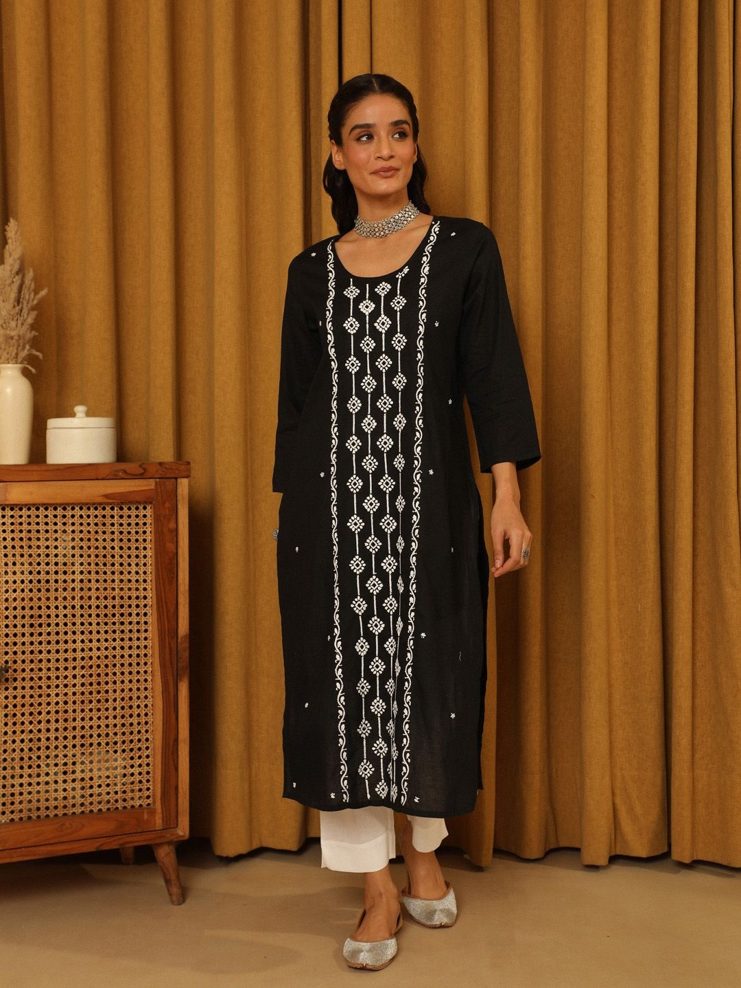 

House Of Chikankari Women's Woven Chikankari Cotton Kurta, Black
