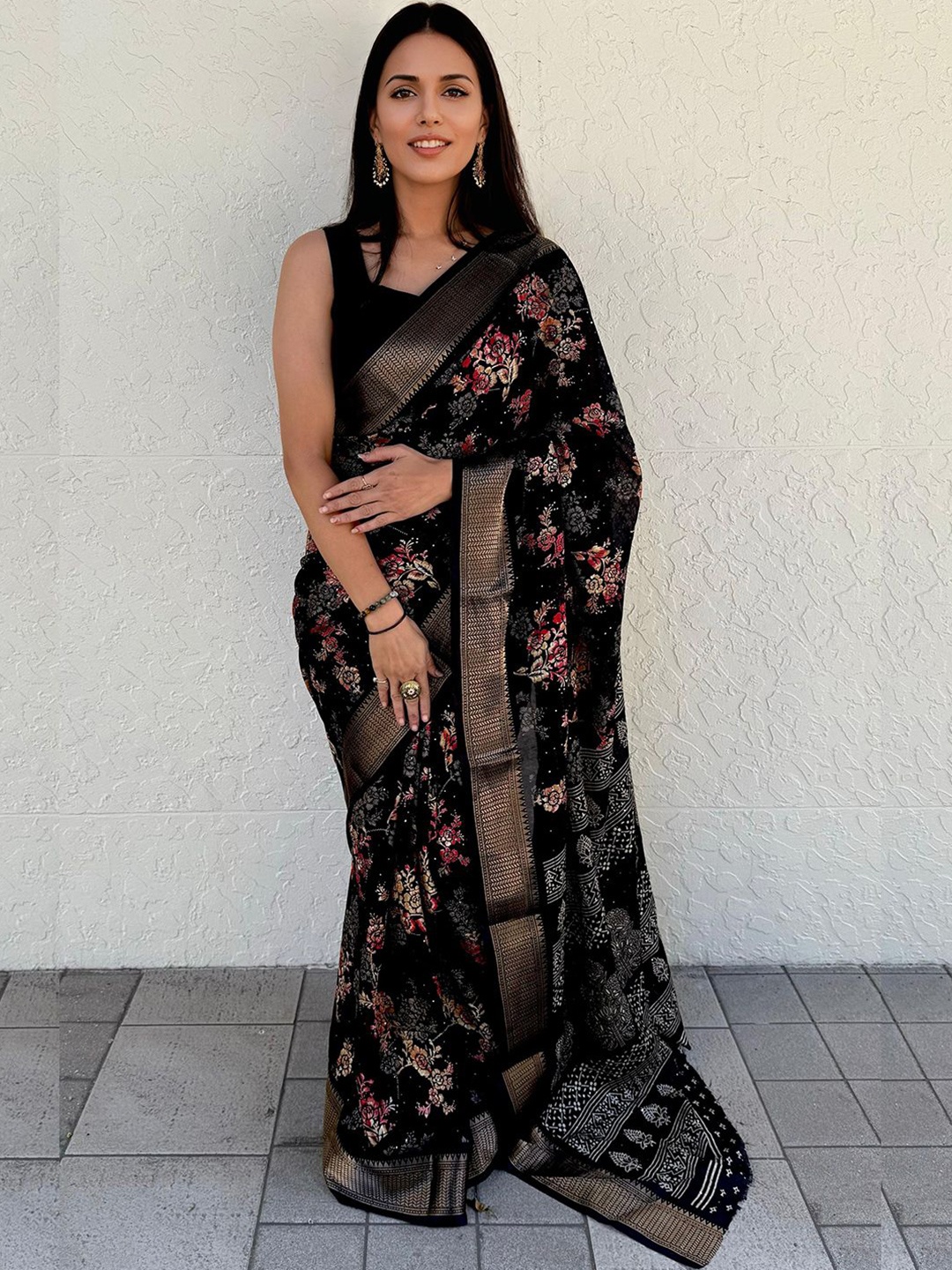 

Mitera Floral Printed Saree, Black