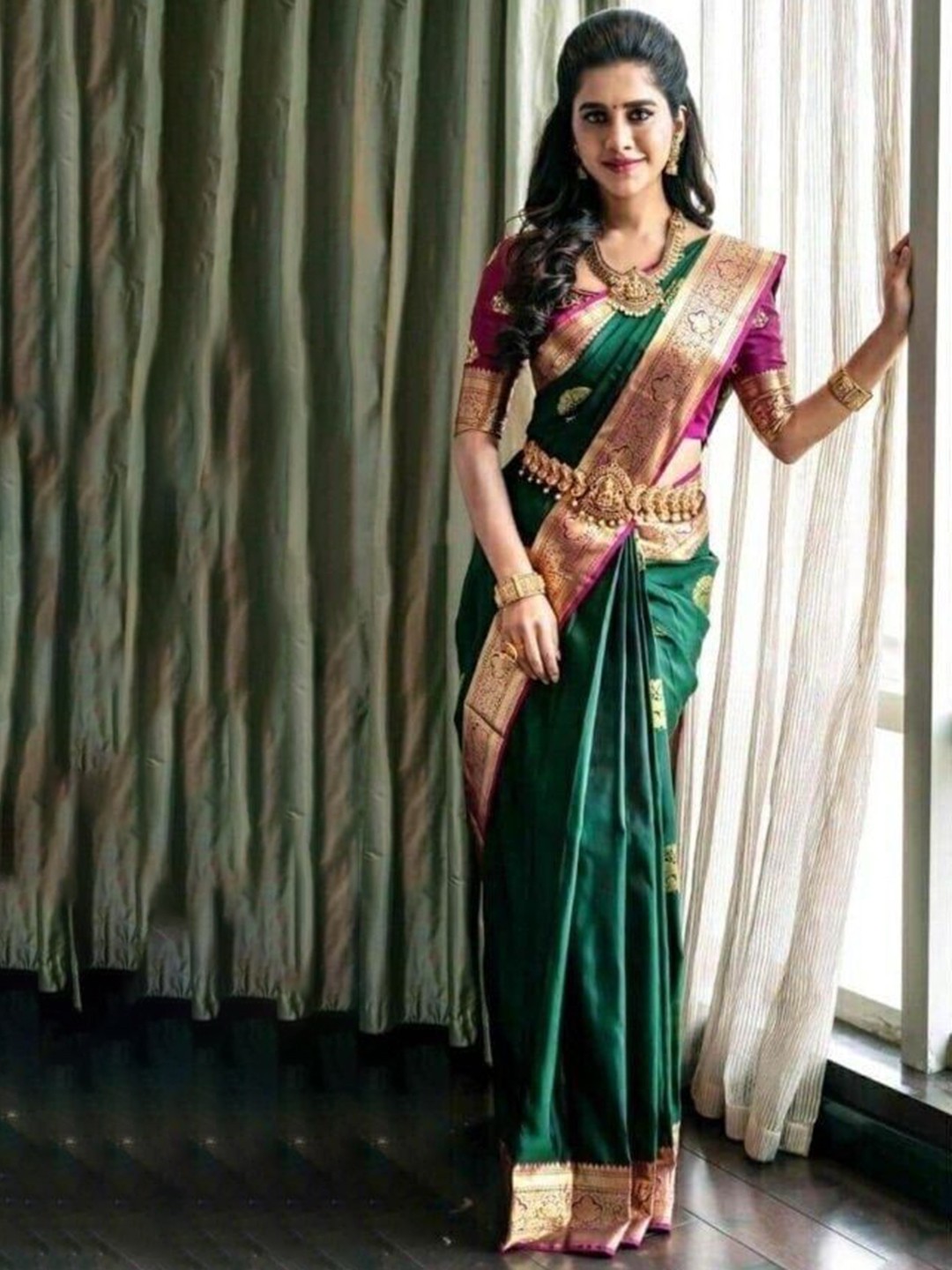 

Upalksh Ethnic Motifs Woven Design Zari Kanjeevaram Saree, Green