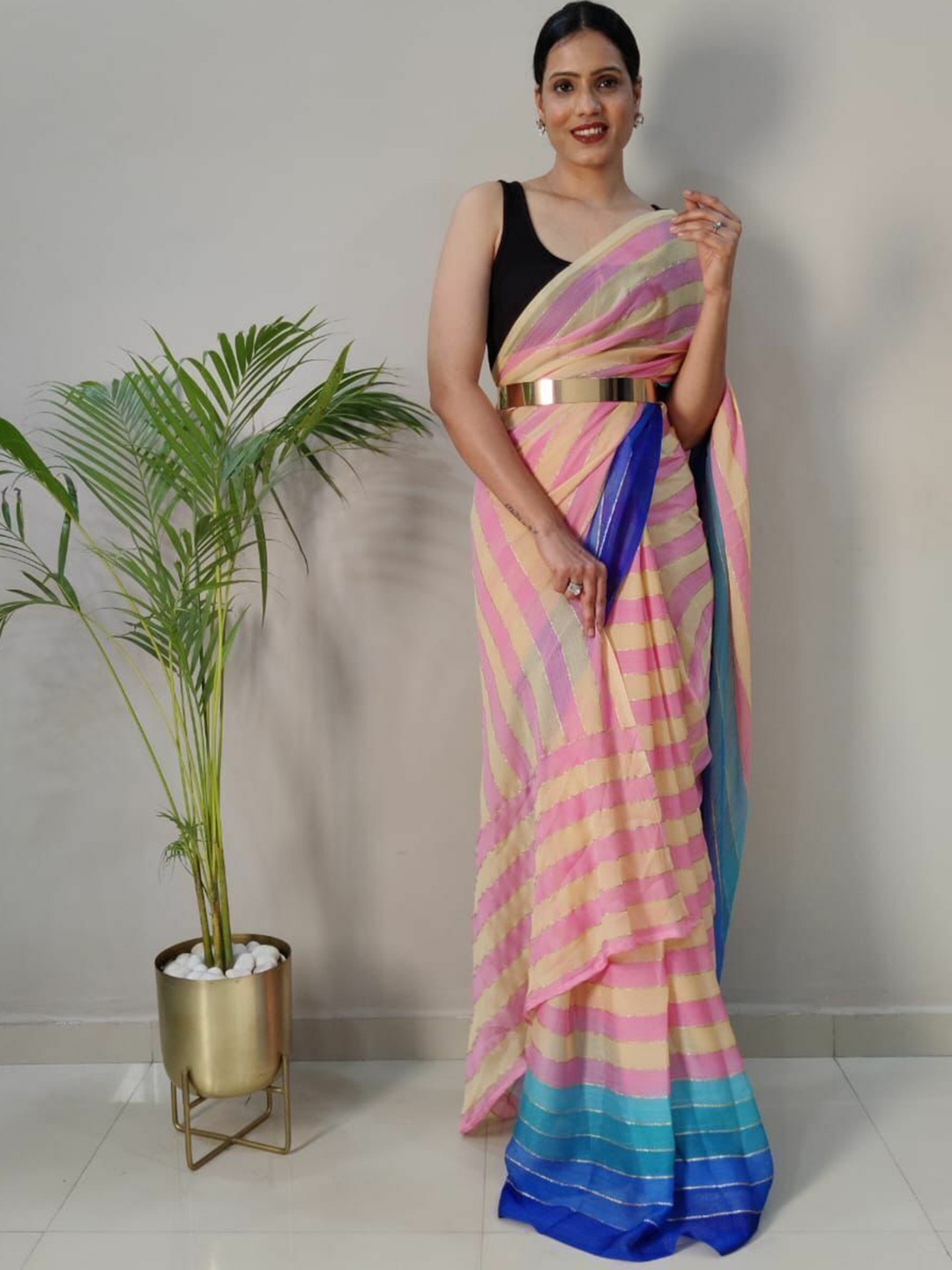 

Upalksh Striped Printed Saree With Blouse Piece, Pink
