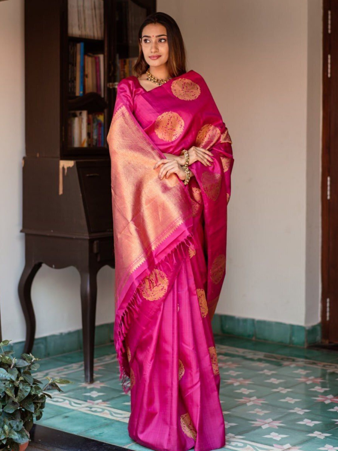

Upalksh Woven Design Pure Cotton Kanjeevaram Saree, Pink