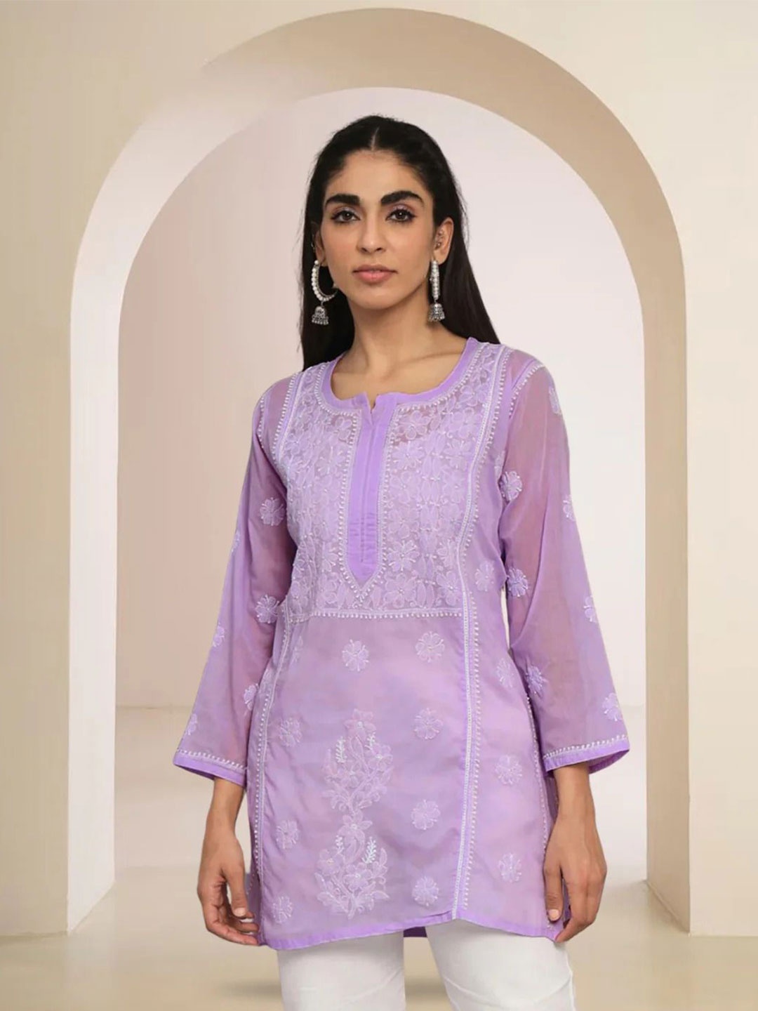 

PARAMOUNT CHIKAN Women Ethnic Motifs Embroidered Chikankari Straight Kurti, Purple