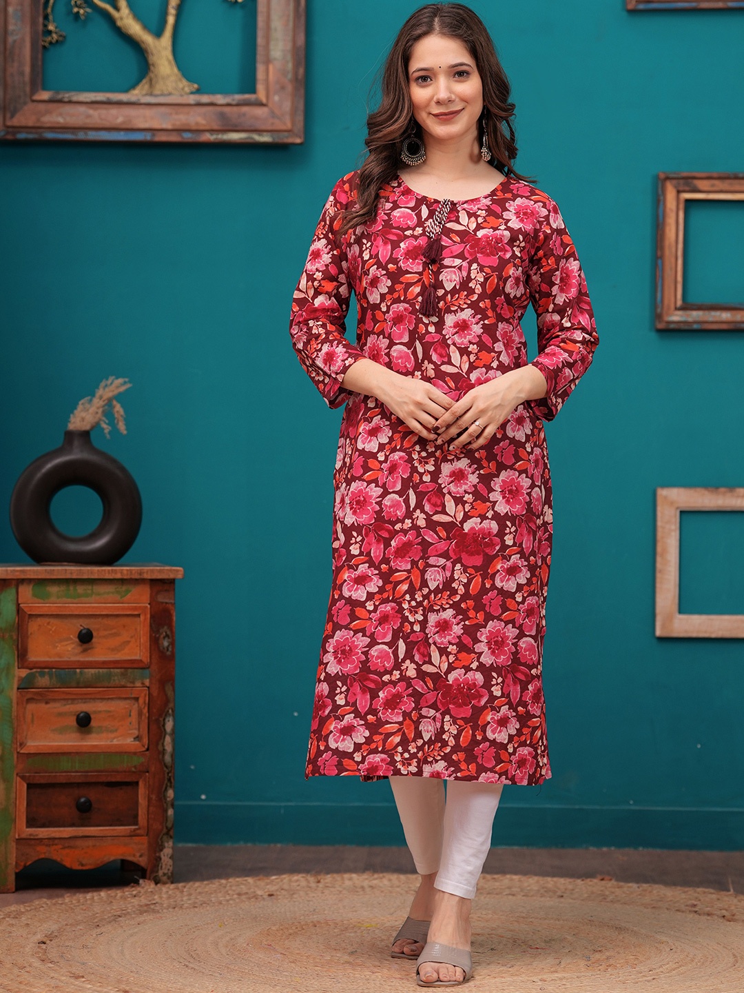 

THAWARJI Women Floral Printed Tie-Up Neck Kurta, Maroon