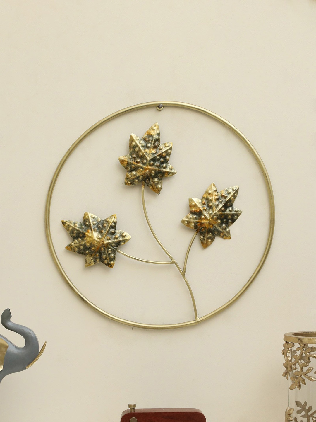 

vedas Gold Toned Mystic Indiana Bay Leaf Wall Hanging Decor