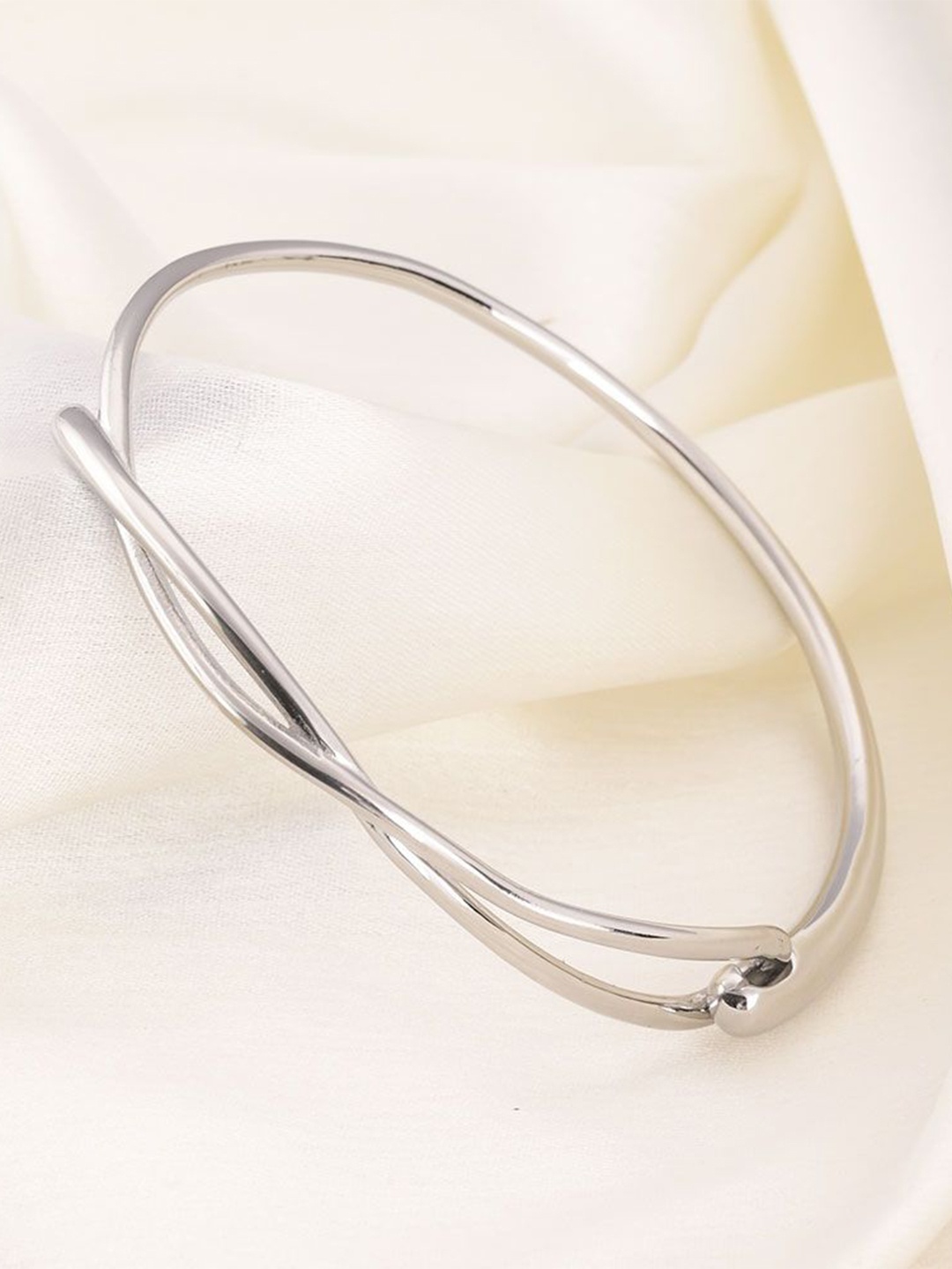 

PALMONAS Women Silver-Plated Waterproof & Anti-Tarnish Twisted Bangle-Style Bracelet