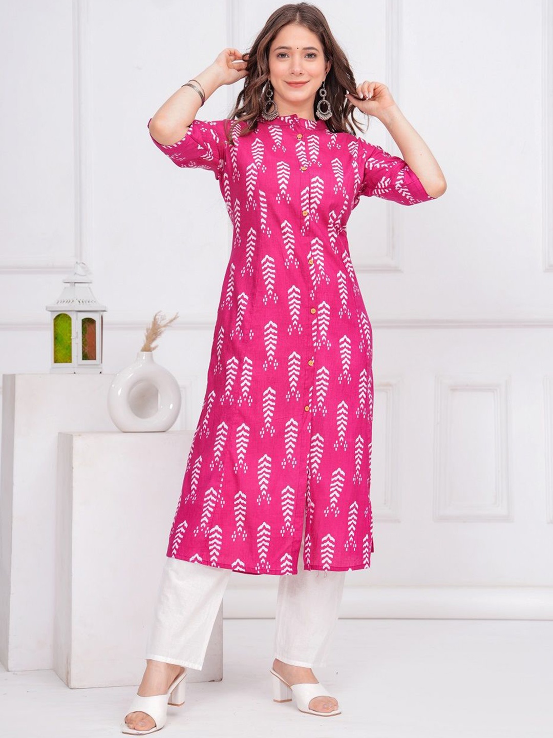 

SIJOPA Abstract Printed Mandarin Collar Pure Cotton A-Line Kurta with Trousers, Pink