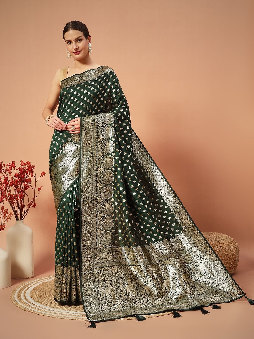 

SWAMI STUDIO Woven Design Pure Silk Banarasi Saree, Green