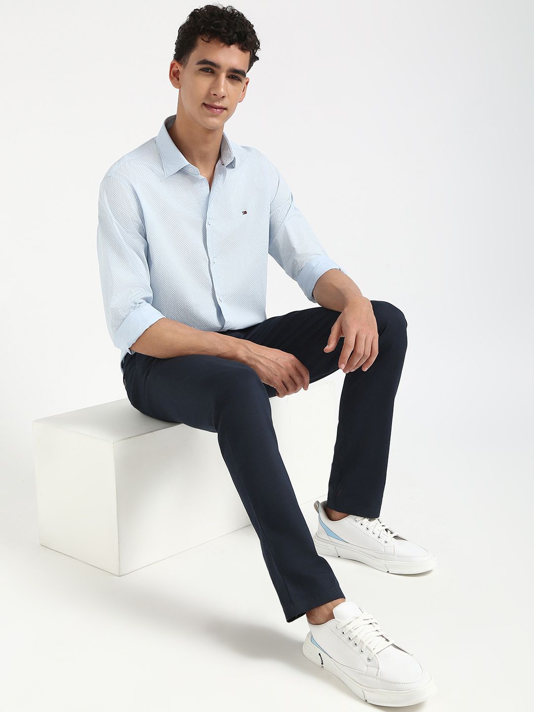 

Tommy Hilfiger Men Spread Collar Micro Ditsy Printed Cotton Casual Shirt, Blue