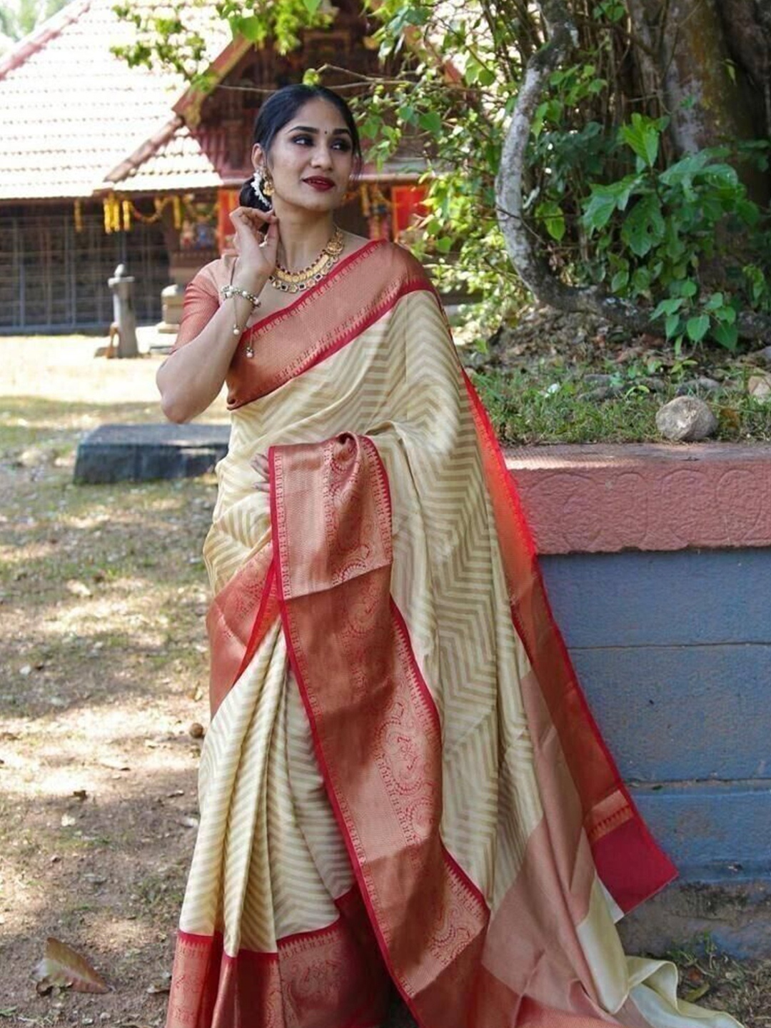 

Upalksh Woven Design Zari Pure Cotton Patola Saree, Cream