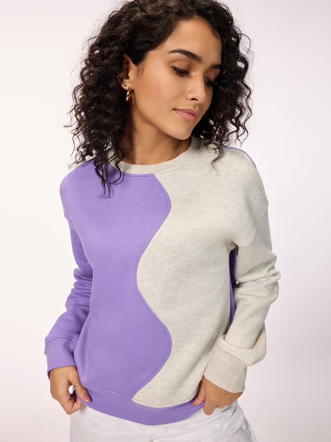 

Bombay High Women Colourblocked Pullover Sweatshirt, Lavender